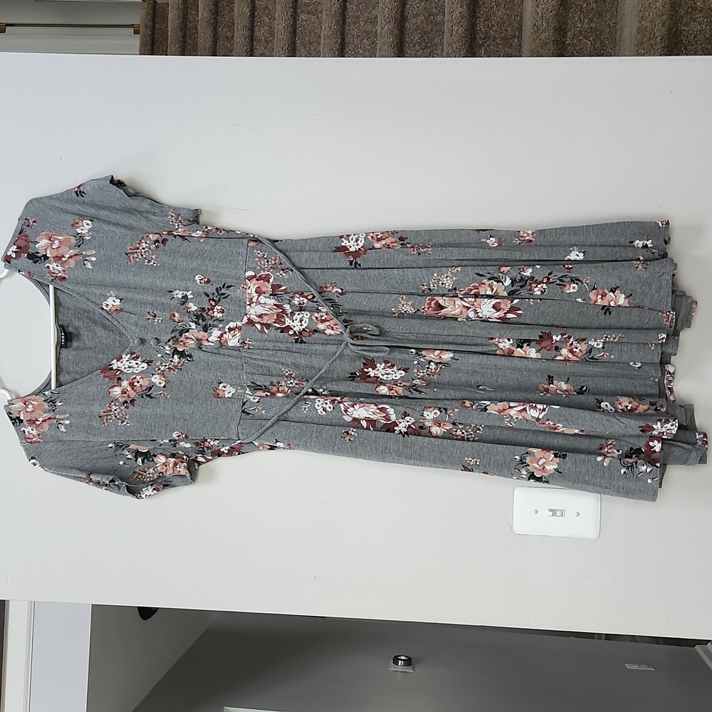 Torrid Gray Floral Dress Pink White Flowers Women's 1X